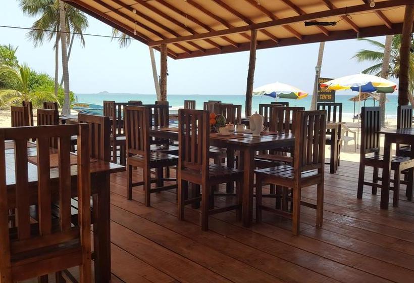 בית מלון כפרי Pigeon Island Beach