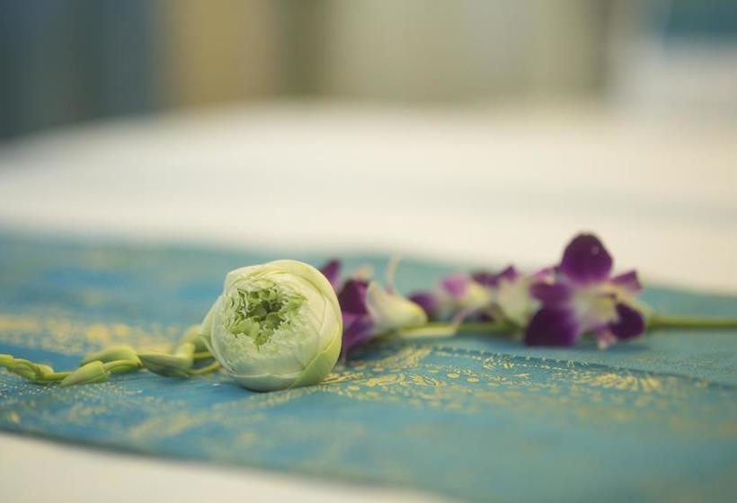 ホテル Raksmey Suo