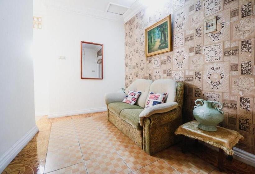 Capital O Hotel Andalus Cibogo Puncak