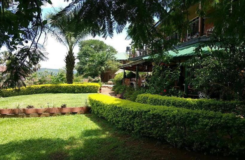 هتل Surjios Guest House