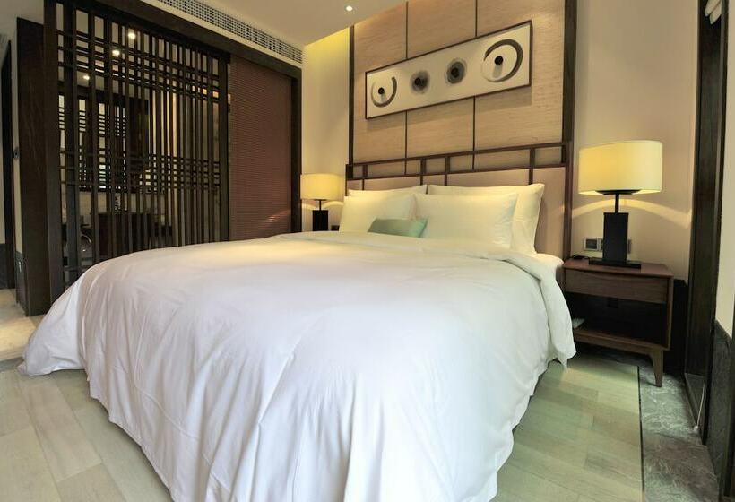 Отель Ven Courtyard