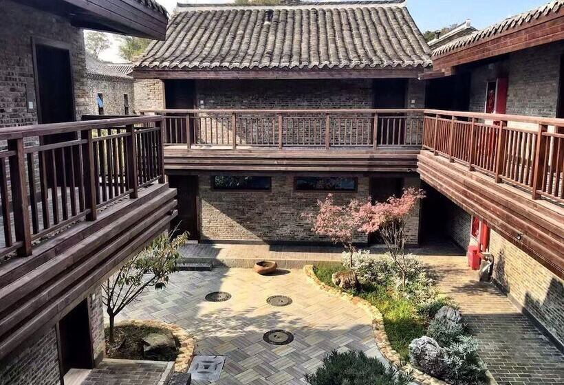 Отель Ven Courtyard