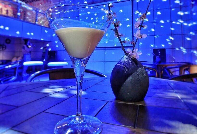 Отель Ven Courtyard