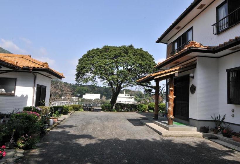 료칸 Minshuku Yakusugisou