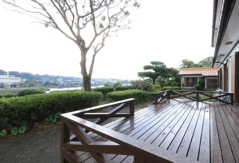 료칸 Minshuku Yakusugisou