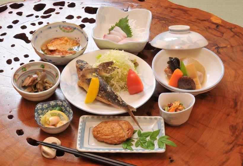 료칸 Minshuku Yakusugisou