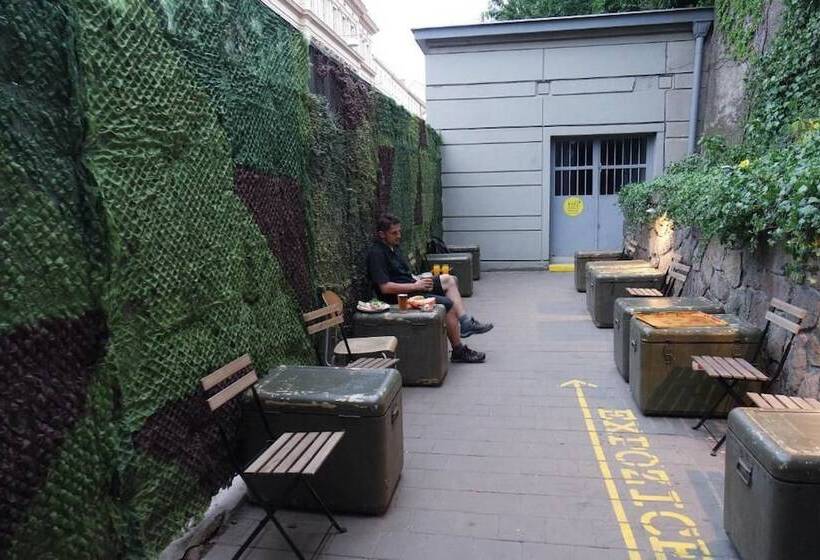 הוסטל 10z Bunker