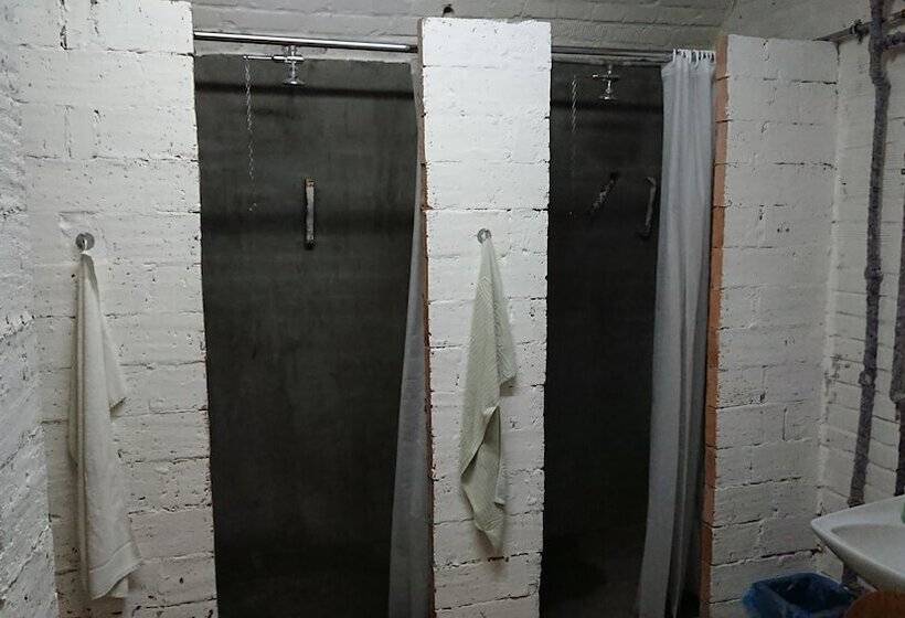 הוסטל 10z Bunker