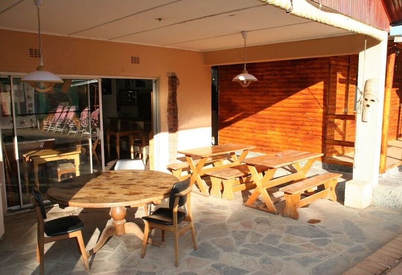 Accoustix Backpackers Hostel