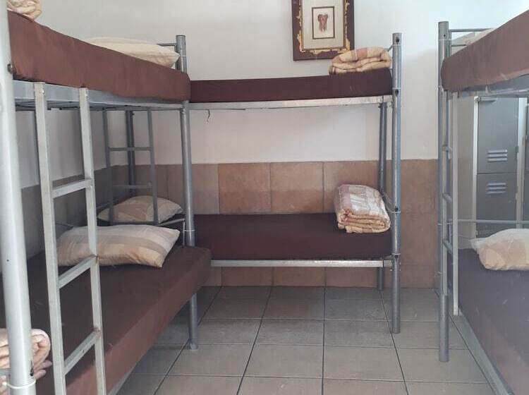 Accoustix Backpackers Hostel