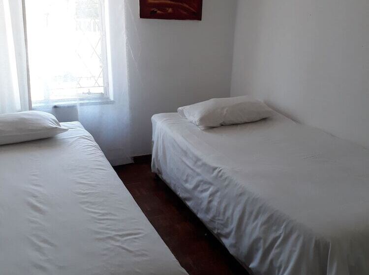 Accoustix Backpackers Hostel