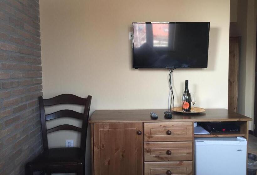 تختخواب و صبحانه Aurora Panzió