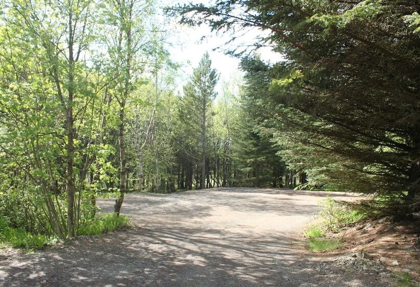 تختخواب و صبحانه Brekkugerdi Guesthouse