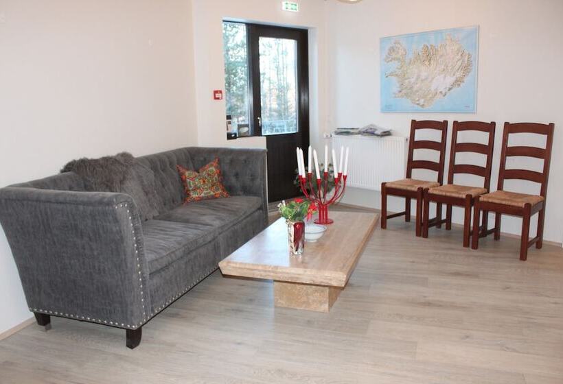 تختخواب و صبحانه Brekkugerdi Guesthouse