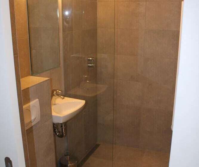 تختخواب و صبحانه Brekkugerdi Guesthouse