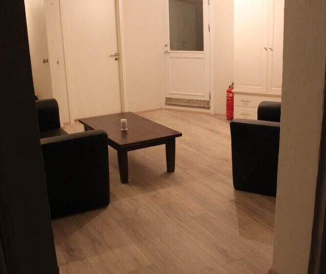 تختخواب و صبحانه Brekkugerdi Guesthouse