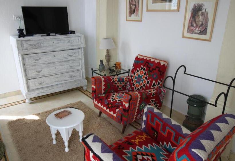 تختخواب و صبحانه Dar R'bat