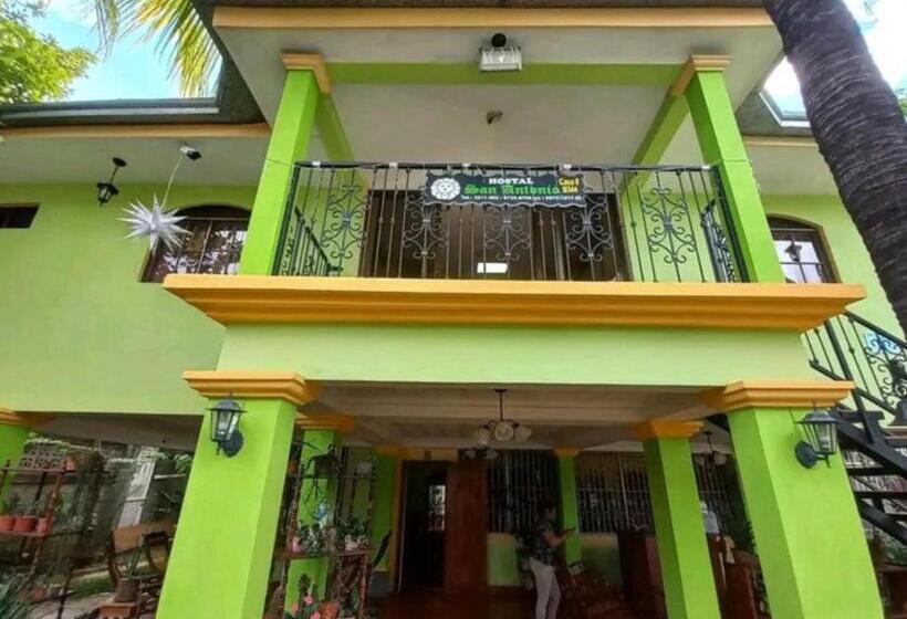 مبيت وإفطار Hostal San Antonio