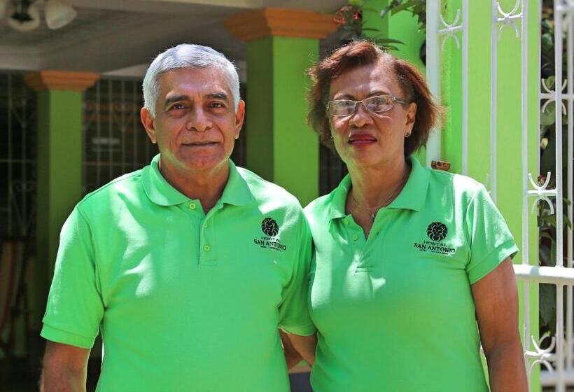 مبيت وإفطار Hostal San Antonio