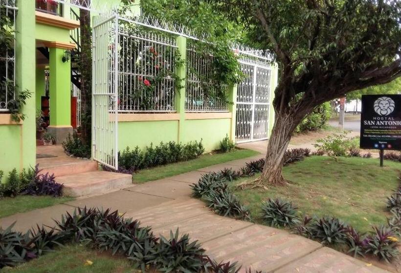 مبيت وإفطار Hostal San Antonio