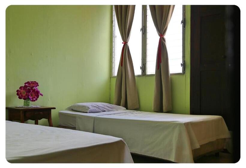 مبيت وإفطار Hostal San Antonio