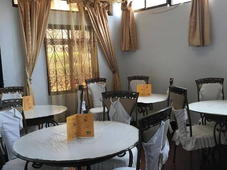 تختخواب و صبحانه Kutetere Motel