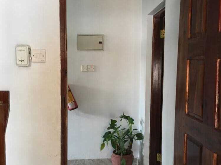 تختخواب و صبحانه Kutetere Motel