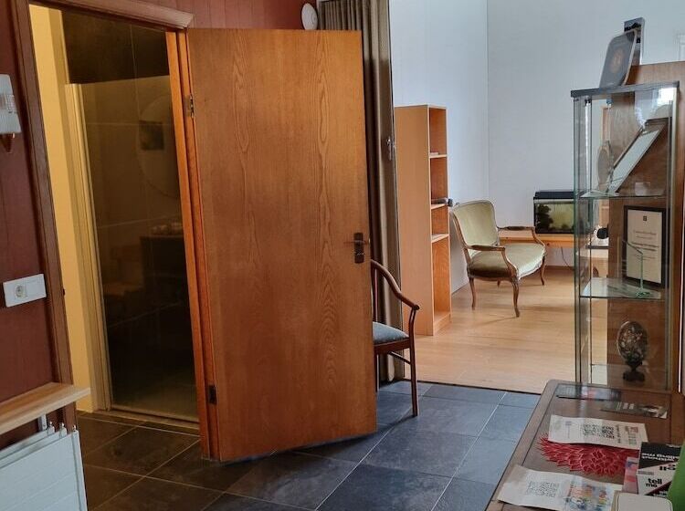 تختخواب و صبحانه Spói Guesthouse