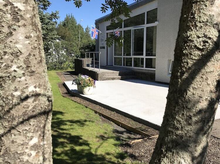 تختخواب و صبحانه Spói Guesthouse