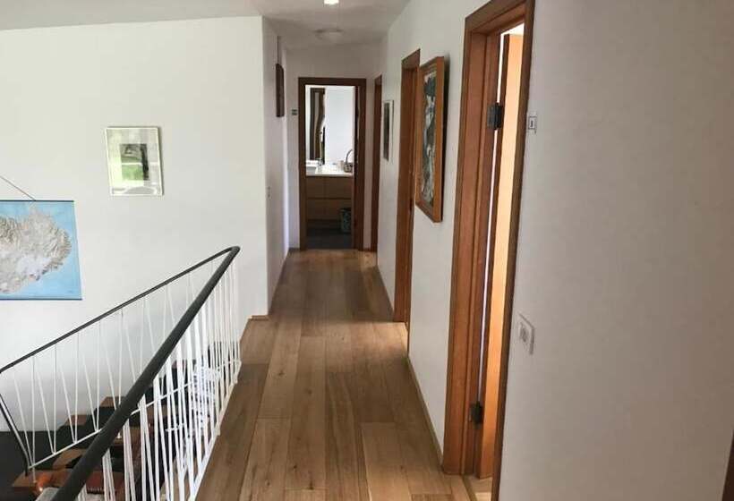 تختخواب و صبحانه Spói Guesthouse