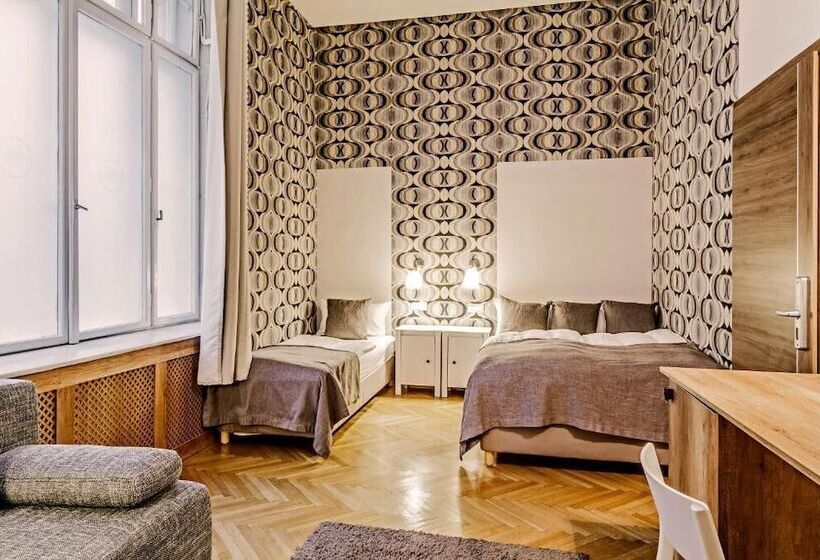 تختخواب و صبحانه The Cream