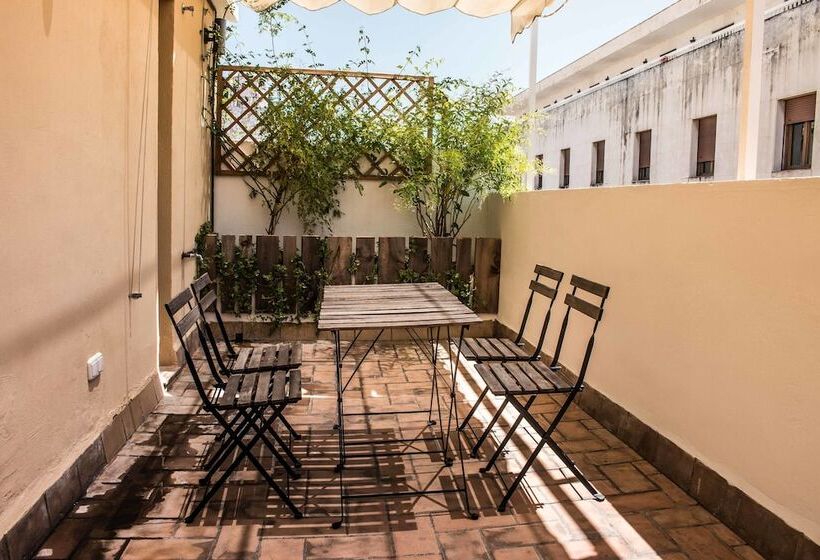 Black Swan Hostel Sevilla