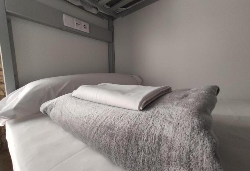 Black Swan Hostel Sevilla