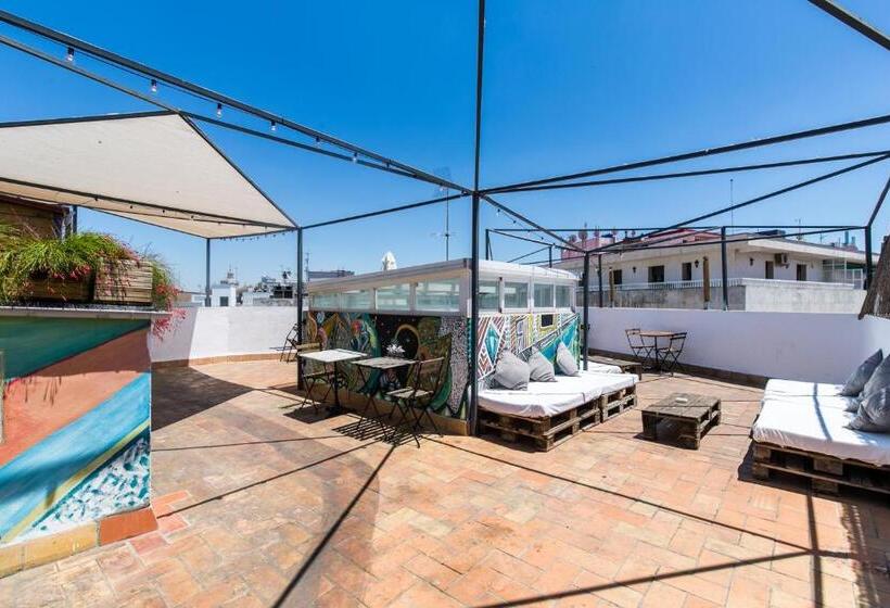 Black Swan Hostel Sevilla