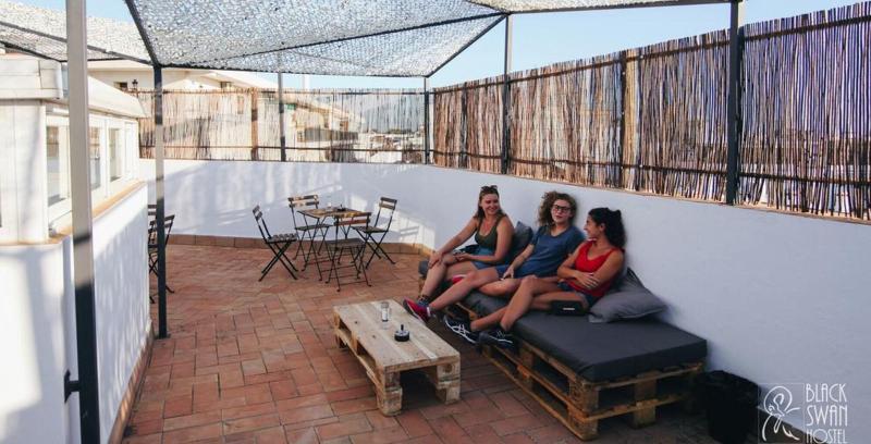 Black Swan Hostel Sevilla