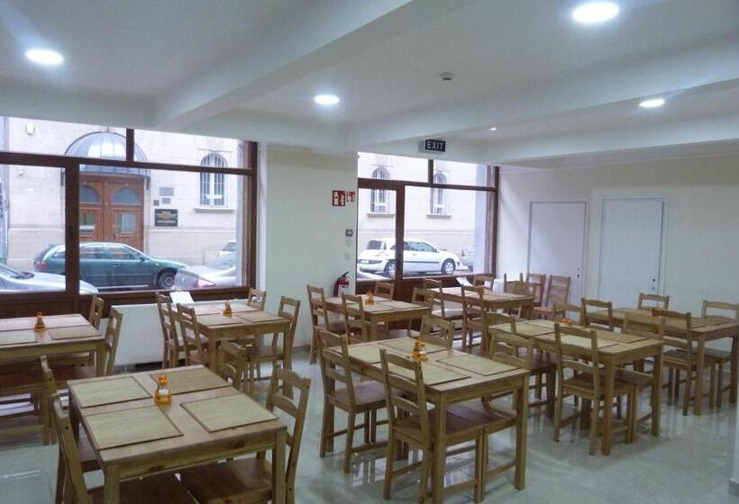 Center Hostel And Guest House