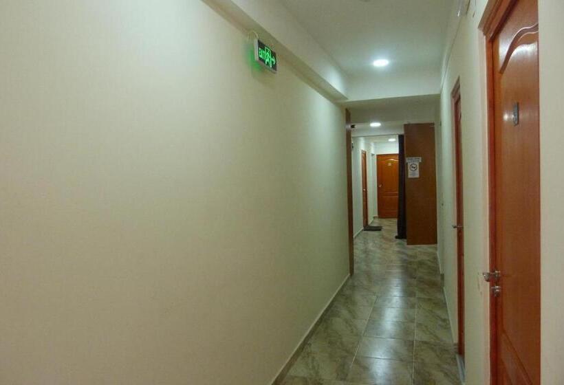 Center Hostel And Guest House