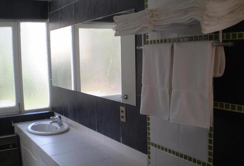 مسافرخانه Bolivian Rooms & Suites