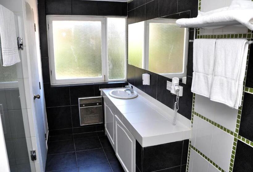 مسافرخانه Bolivian Rooms & Suites