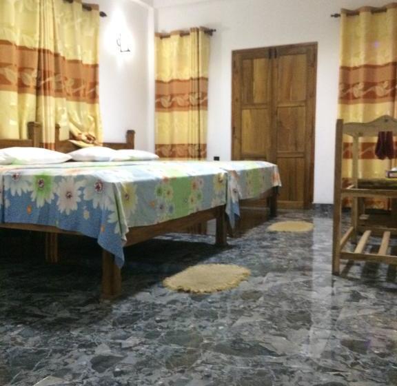 Отель Athina & Restaurant