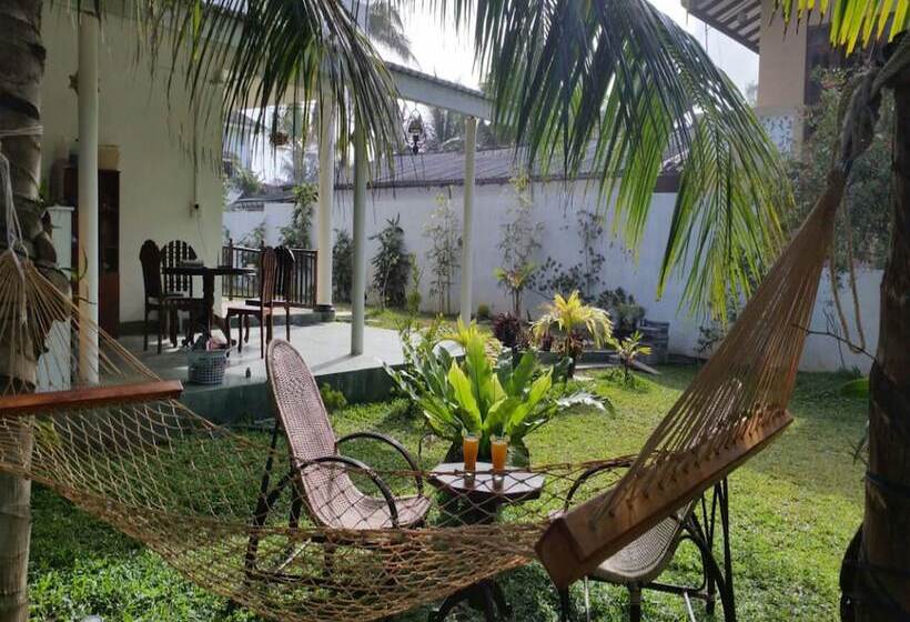 Отель Crystal Oceanic