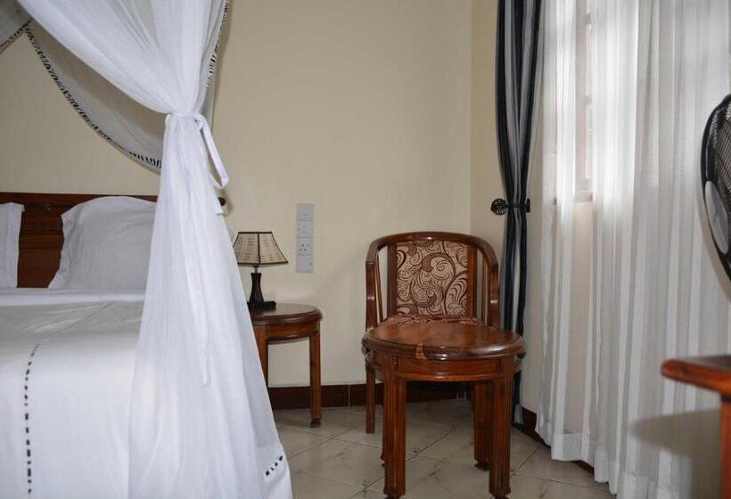 Отель 3 Degrees