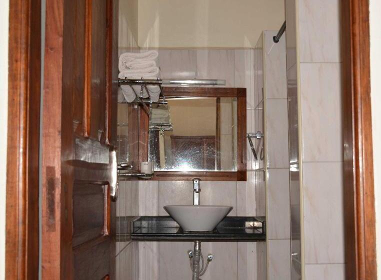 Отель 3 Degrees