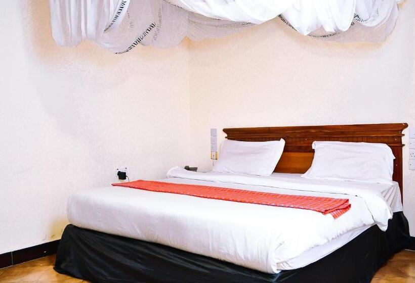 Отель 3 Degrees