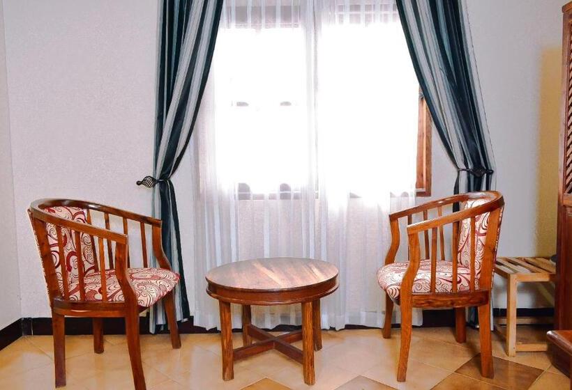 Отель 3 Degrees