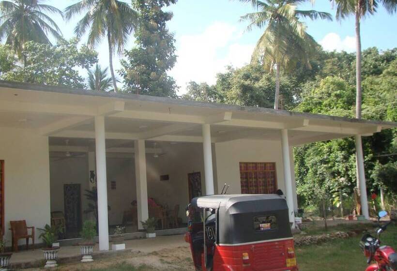 Отель Nadun Rest