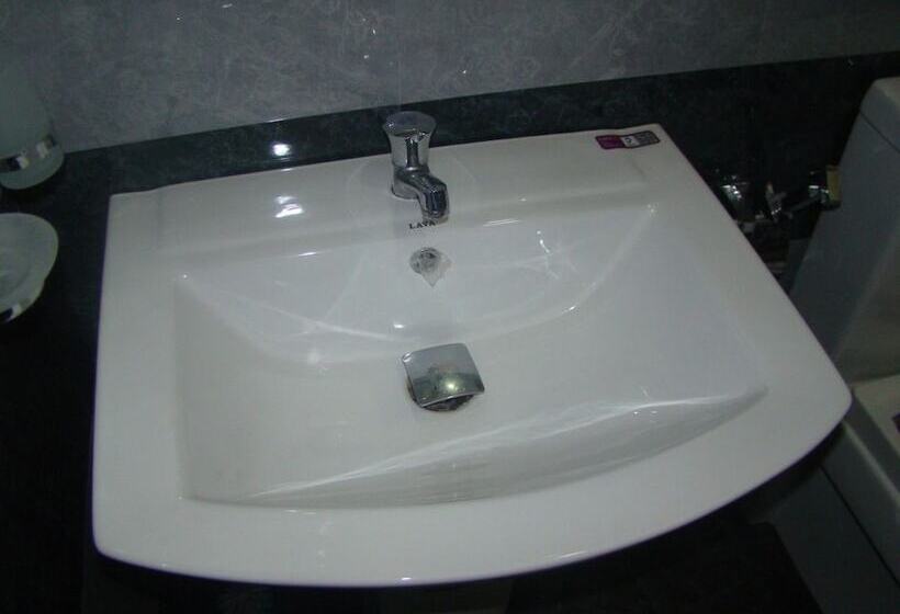 Отель Nadun Rest