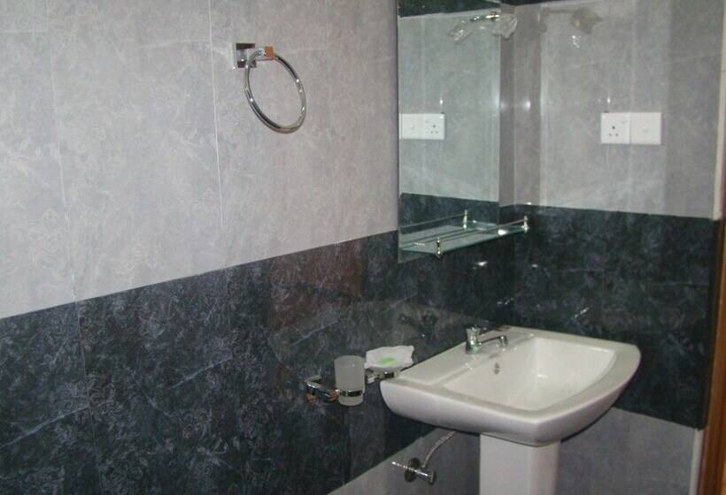 Отель Nadun Rest