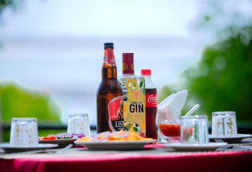 Отель Rest House Hambantota