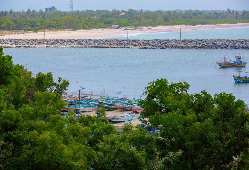 Отель Rest House Hambantota